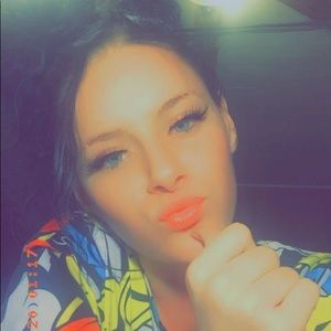 Meet your Posher, Alexandra